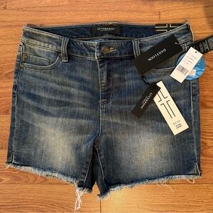 NWT. Liverpool Blue Jean Shorts, Size 8/29